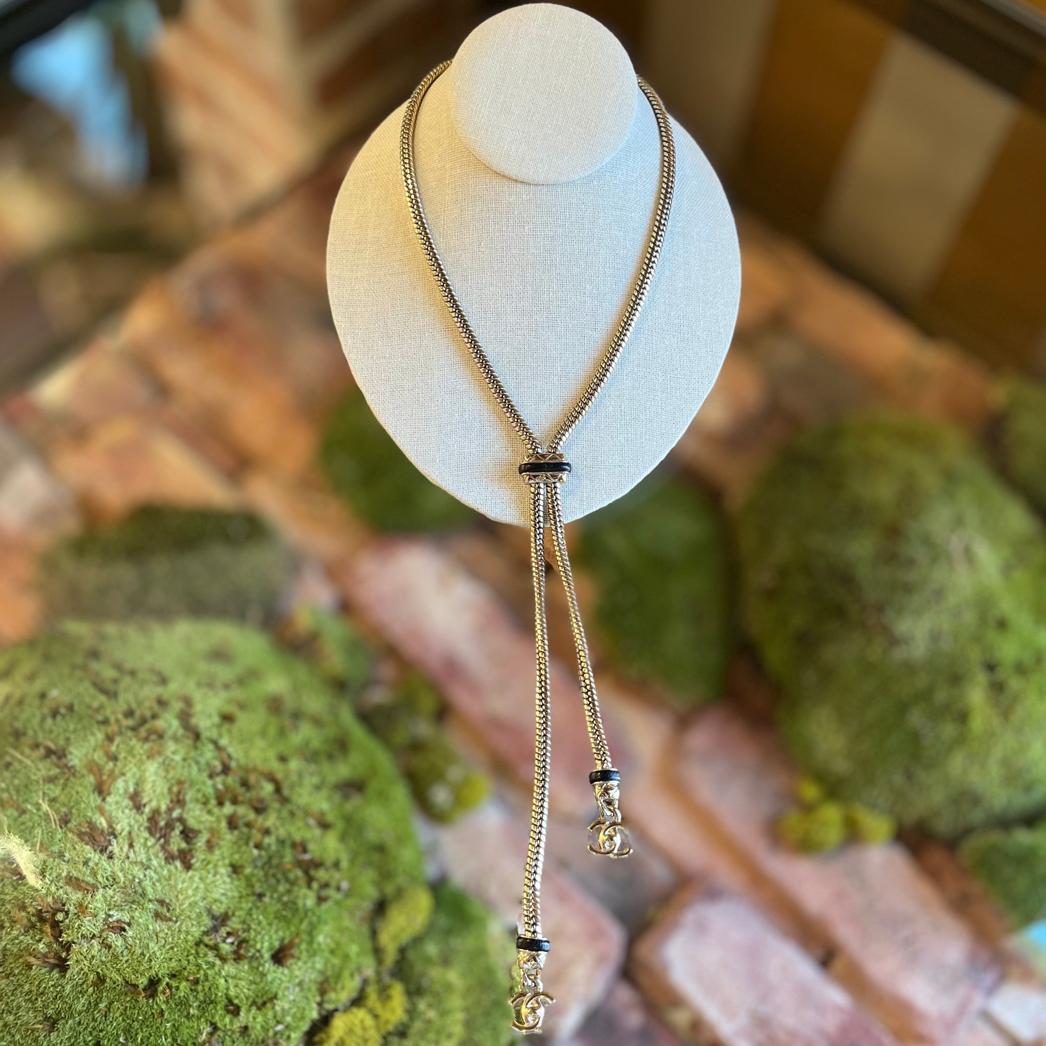 CHANEL CC Turnlock Silver Larait Metal Necklace