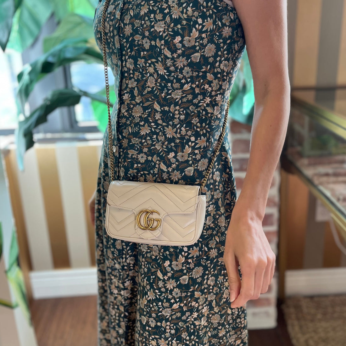 GUCCI GG Marmont White Matelassé Calfskin Crossbody Bag