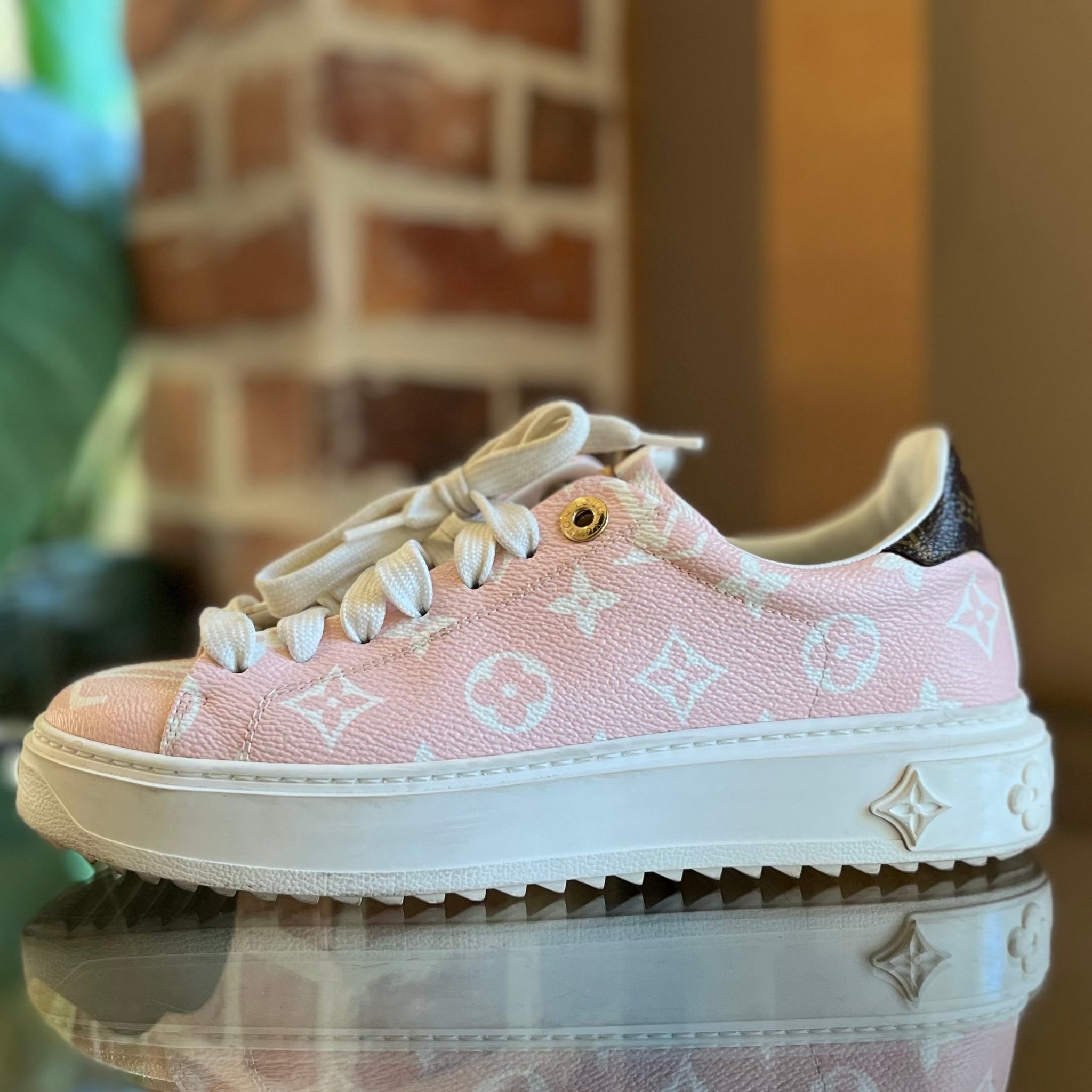 LOUIS VUITTON Giant Monogram Time Out Pink Canvas Sneakers SZ 37 (7 US)