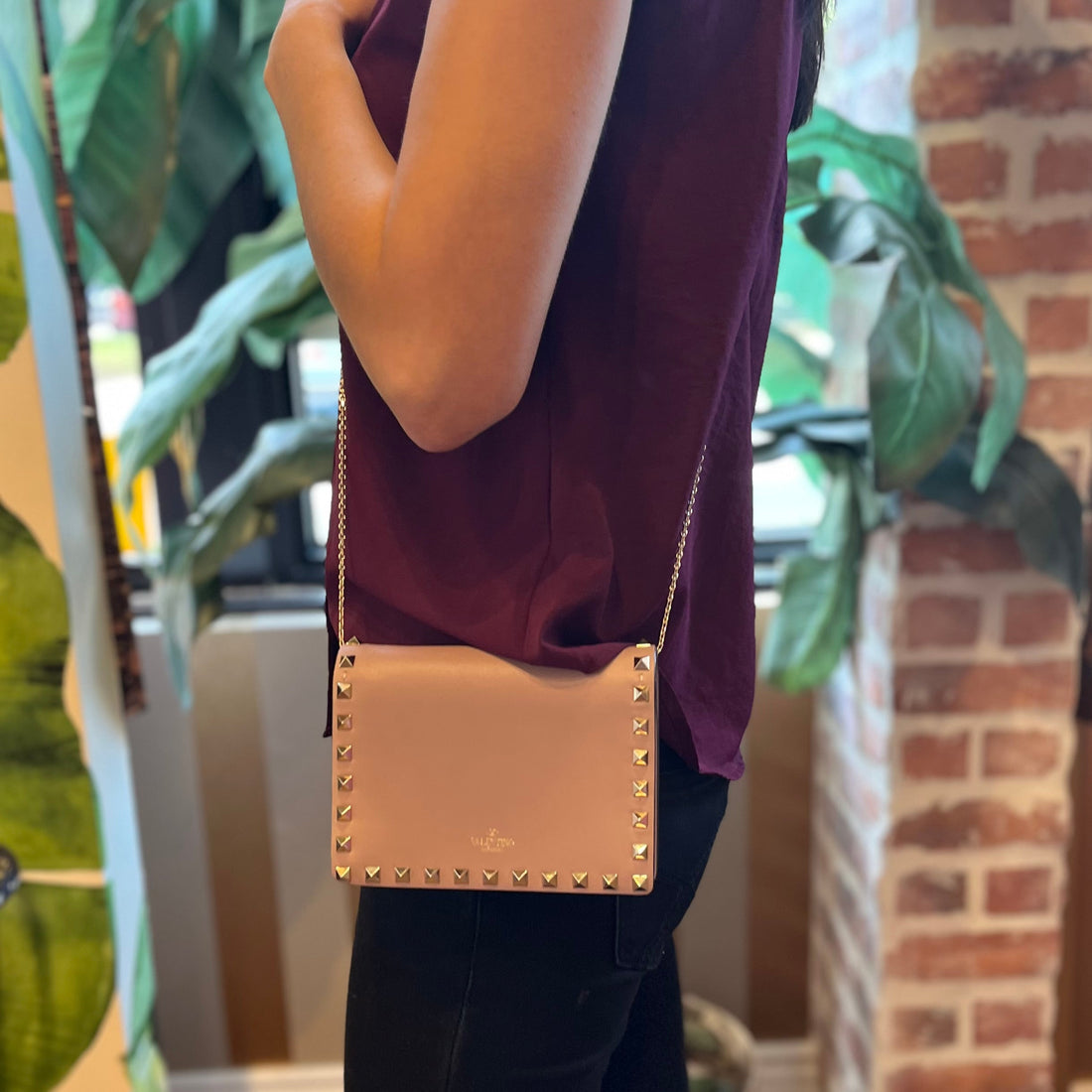 VALENTINO Rockstud Beige Leather Chain Crossbody Bag