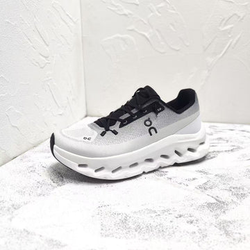 On Women's Cloudtilt