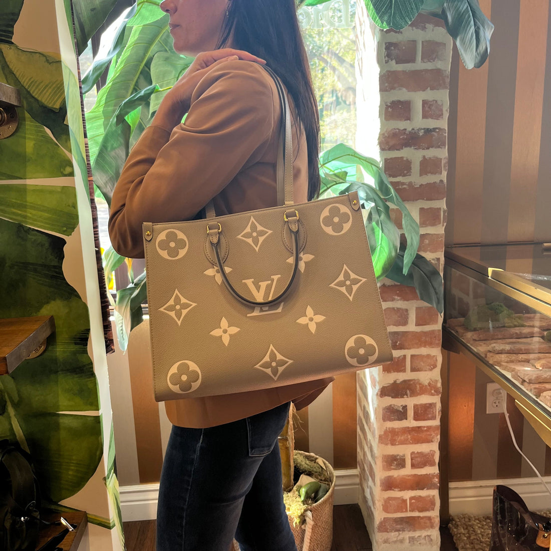 LOUIS VUITTON OnTheGo MM Monogram Empreinte Leather Tote Bag