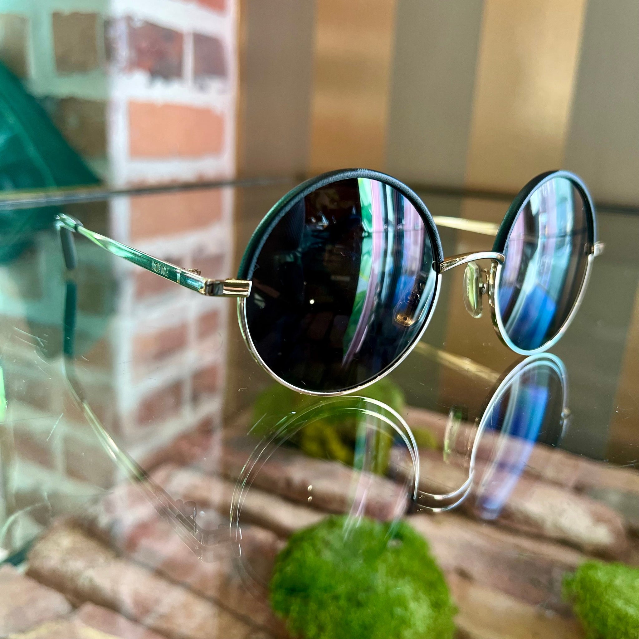 LOEWE LW40058U Gold/Green Round Sunglasses  TS3873