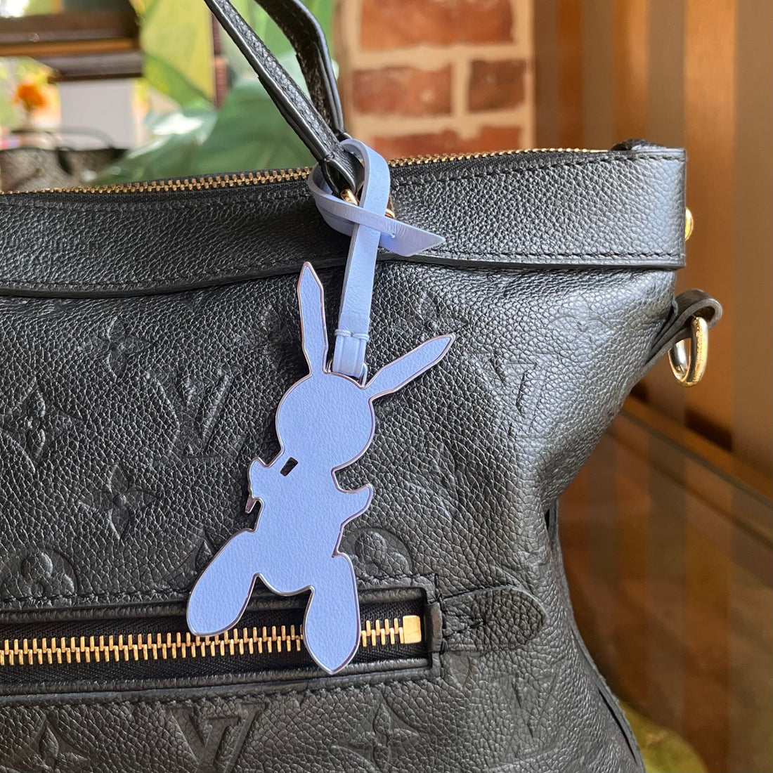 LOUIS VUITTON X Jeff Koons Rabbit Clochette Masters Collection