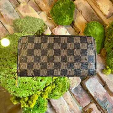 LOUIS VUITTON Zippy Damier Ebene Wallet