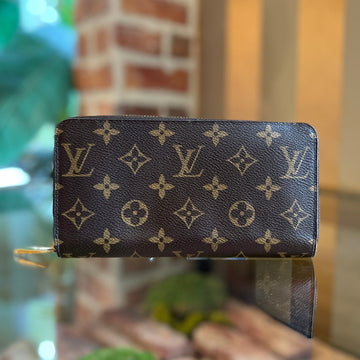 LOUIS VUITTON Zippy Monogram Canvas Wallet