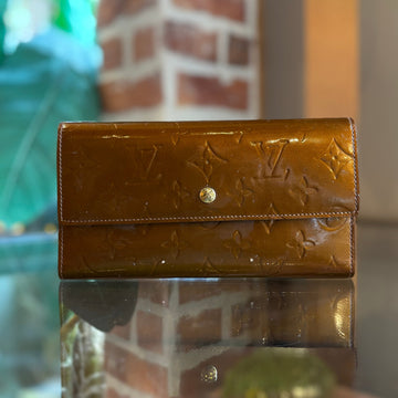 LOUIS VUITTON Bronze Monogram Vernis Sarah Trifold Wallet