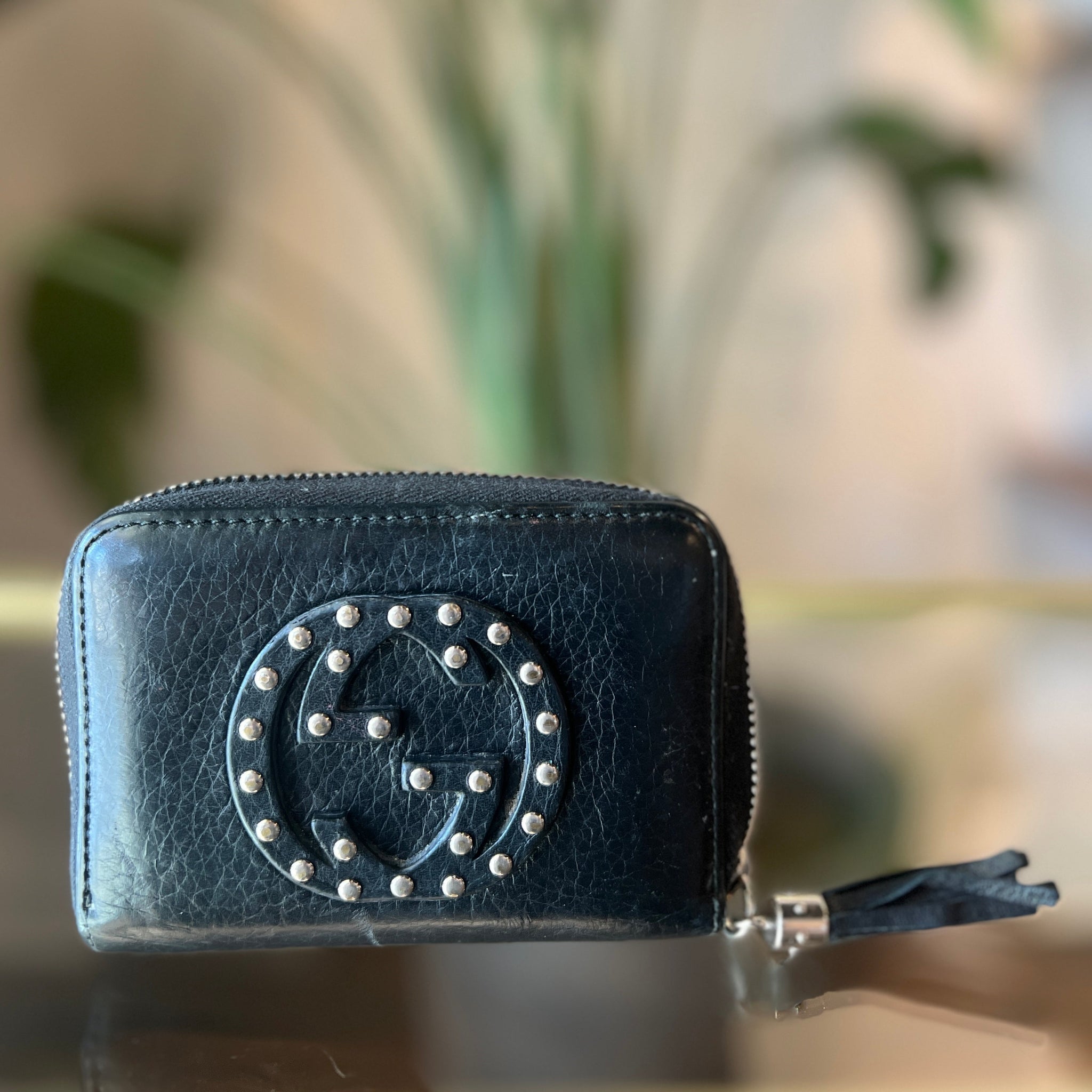 GUCCI Pebbled Calfskin Studded Soho Disco Compact Wallet