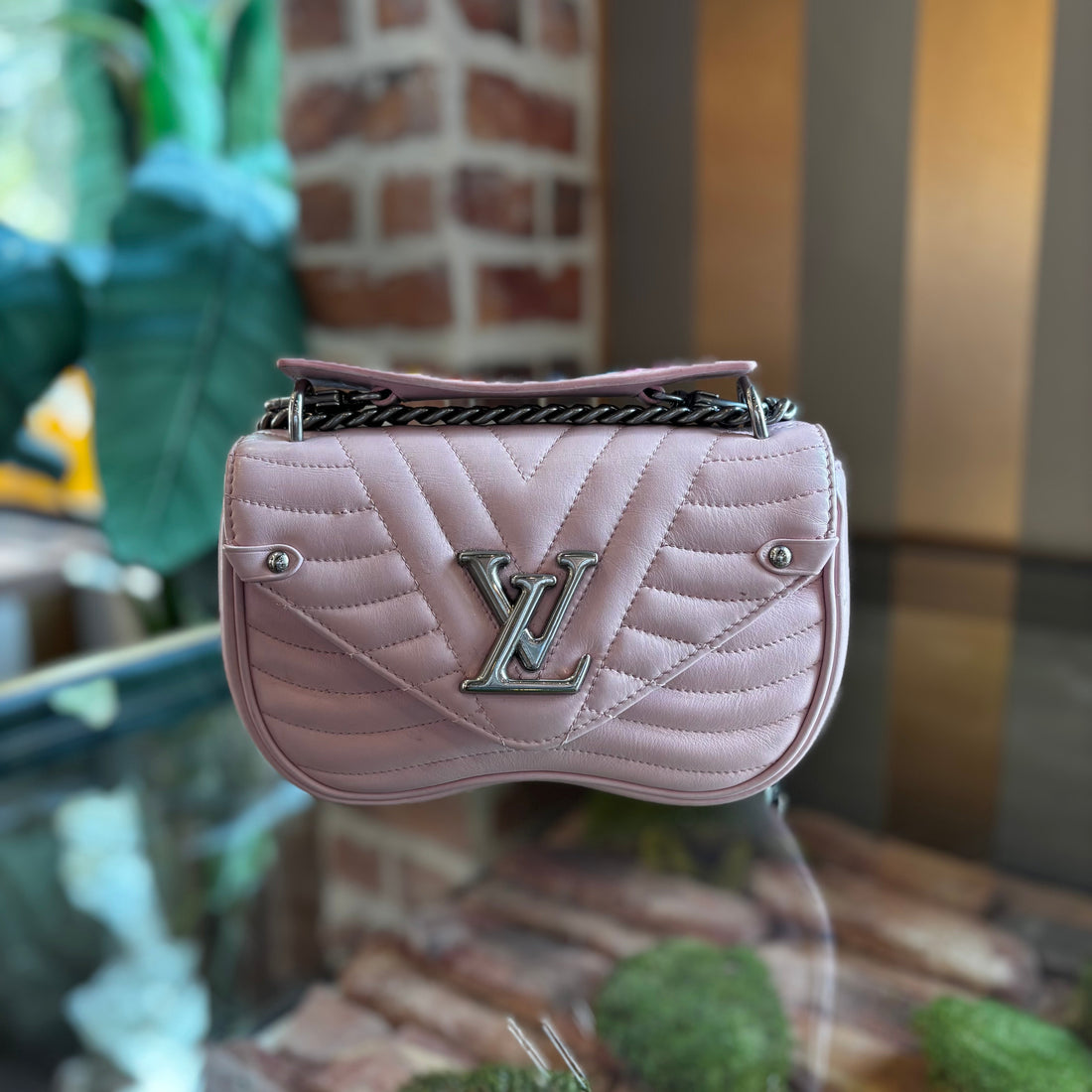 LOUIS VUITTON New Wave Chain Bag MM