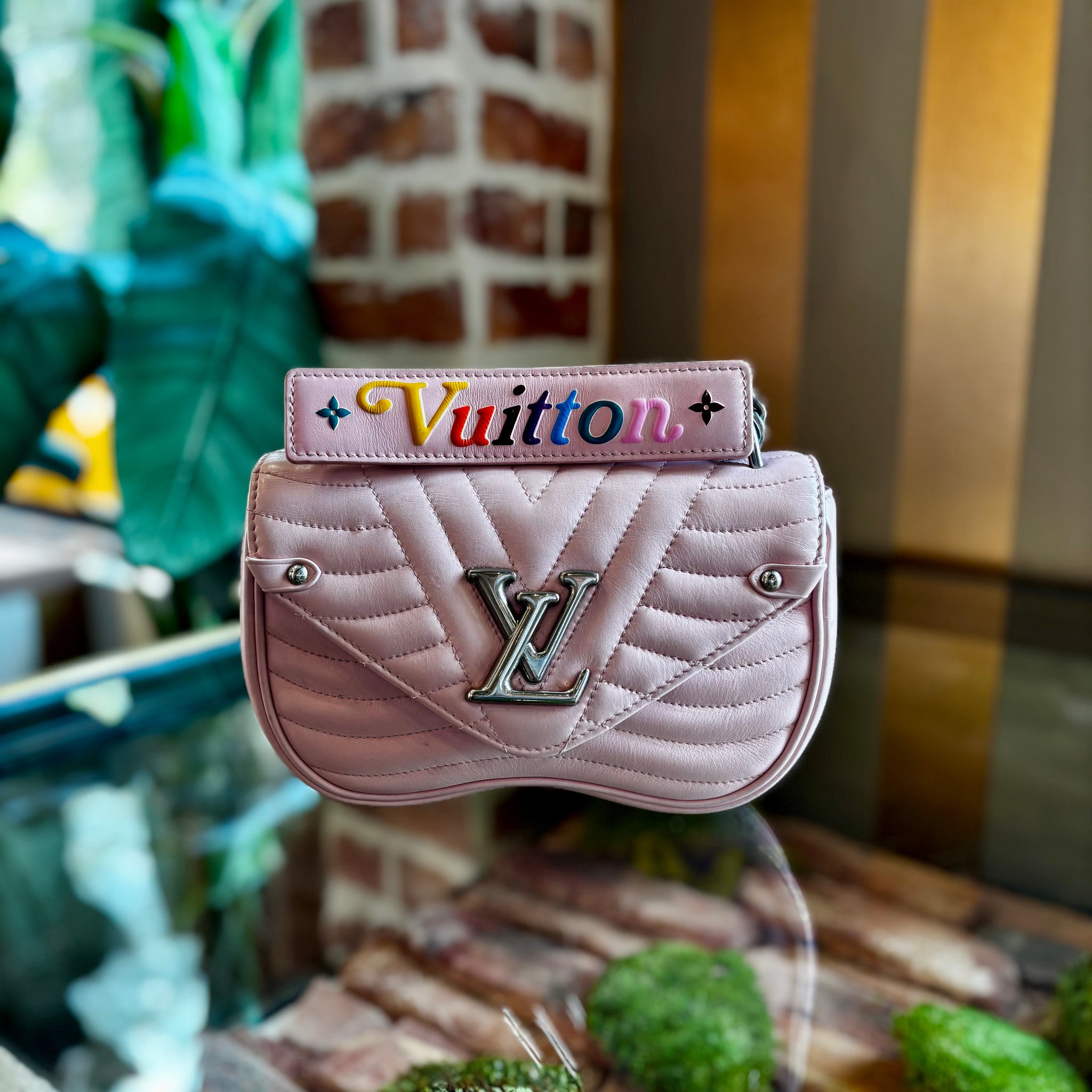 LOUIS VUITTON New Wave Chain Bag MM
