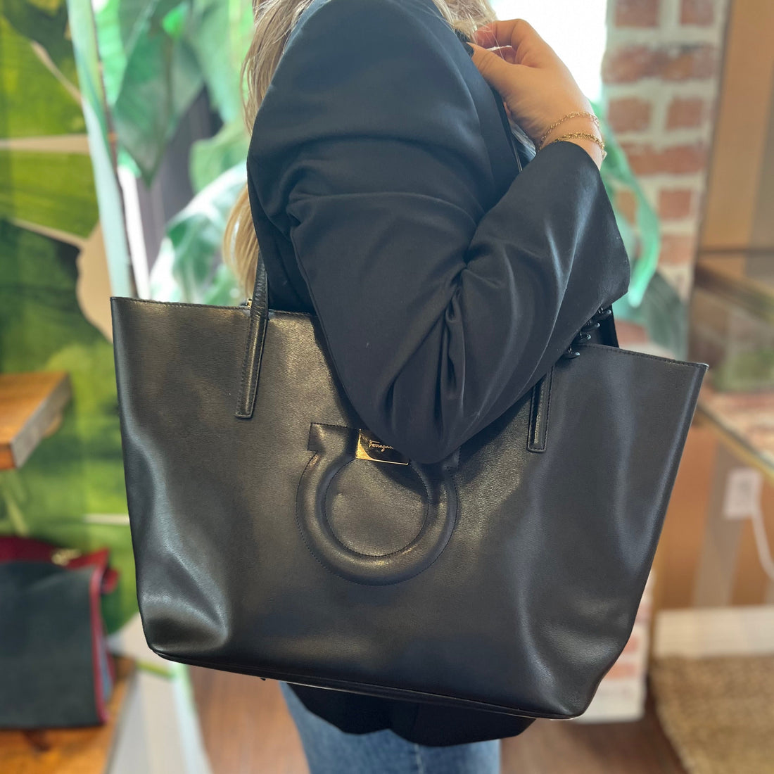 SALVATORE FERRAGAMO Gancio City Large Leather Tote