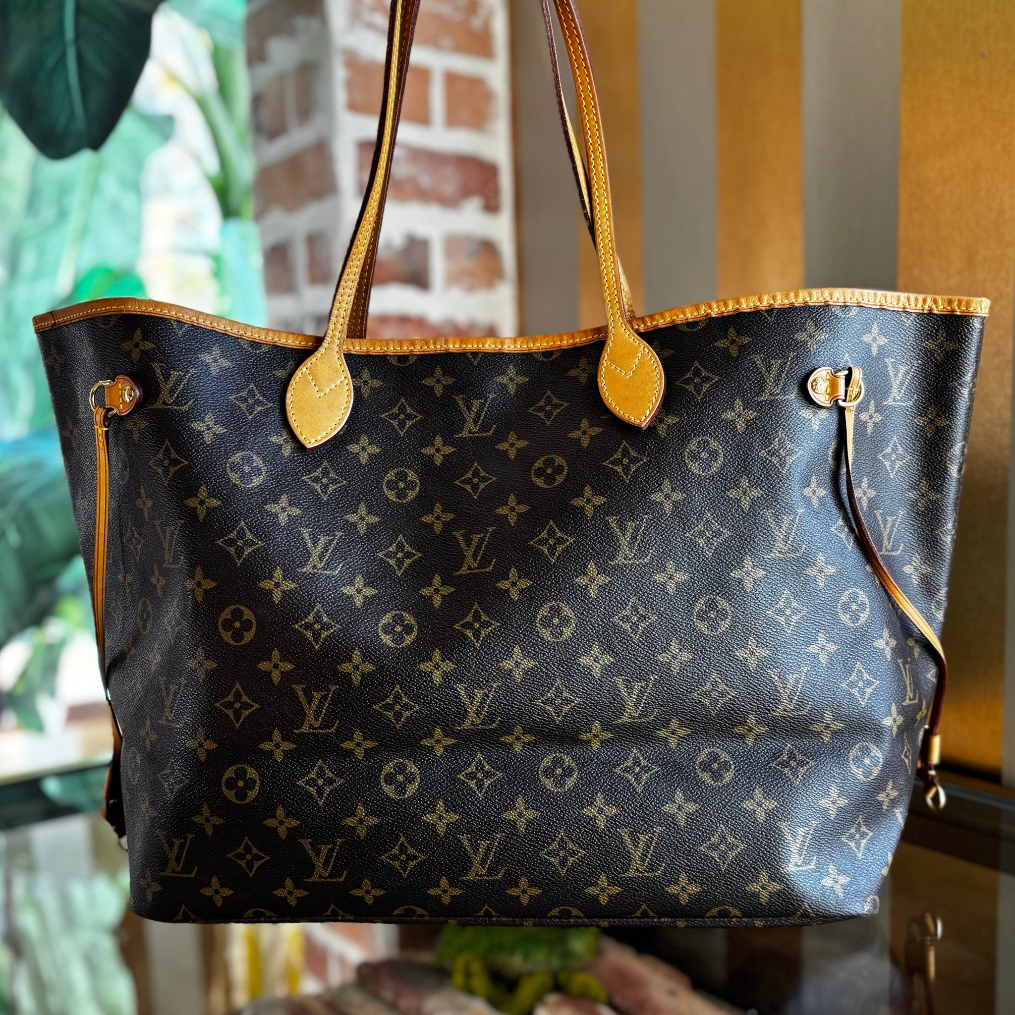 LOUIS VUITTON Neverfull GM Monogram Canvas Tote Bag