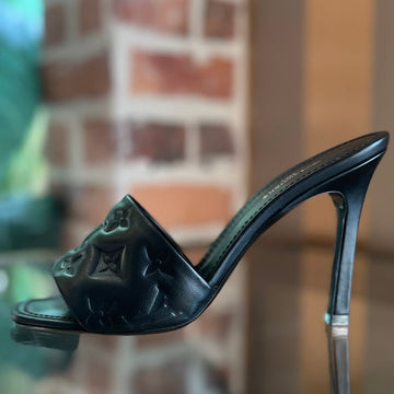 LOUIS VUITTON Black Revival Mules SZ 38 (8 US)