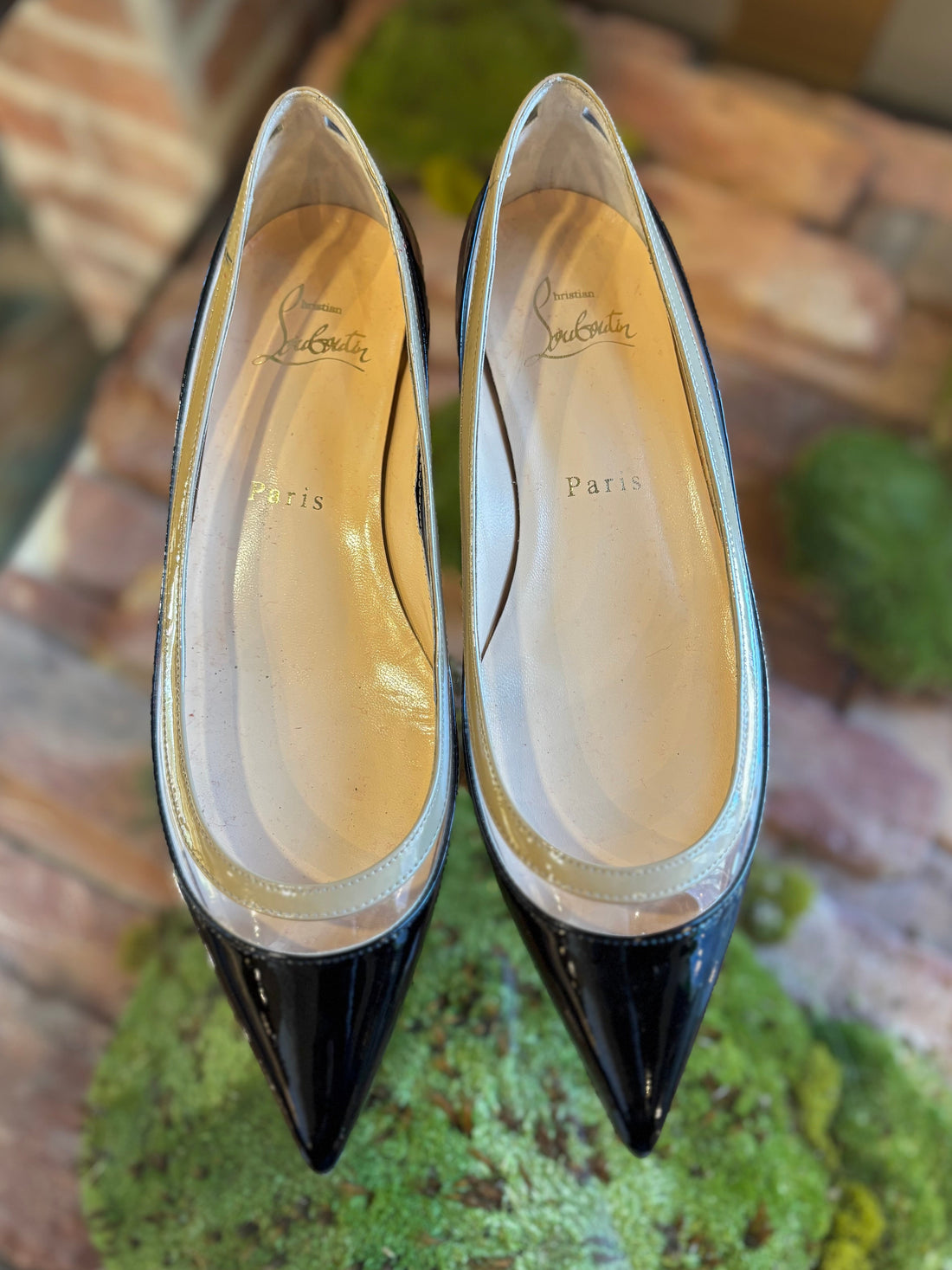 CHRISTIAN LOUBOUTIN Black Patent Leather Pointed Flats