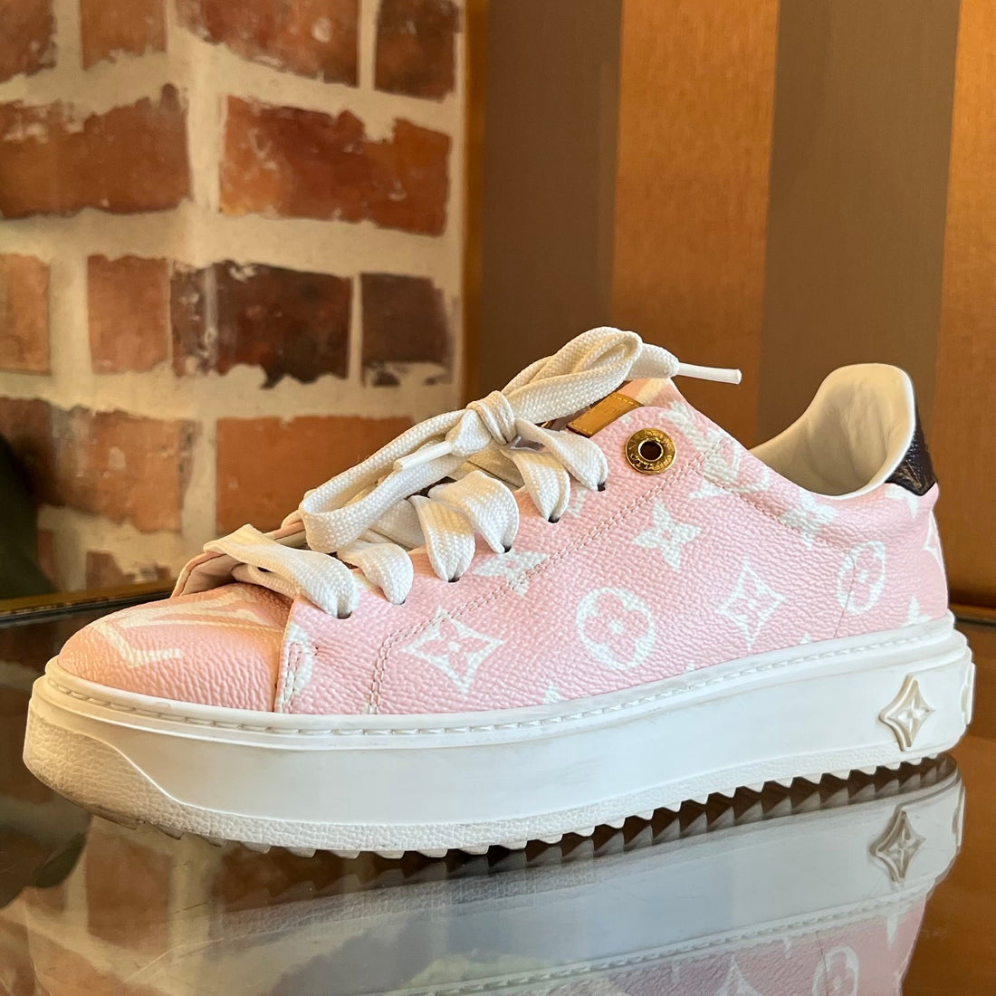 LOUIS VUITTON Giant Monogram Time Out Pink Canvas Sneakers SZ 37 (7 US)