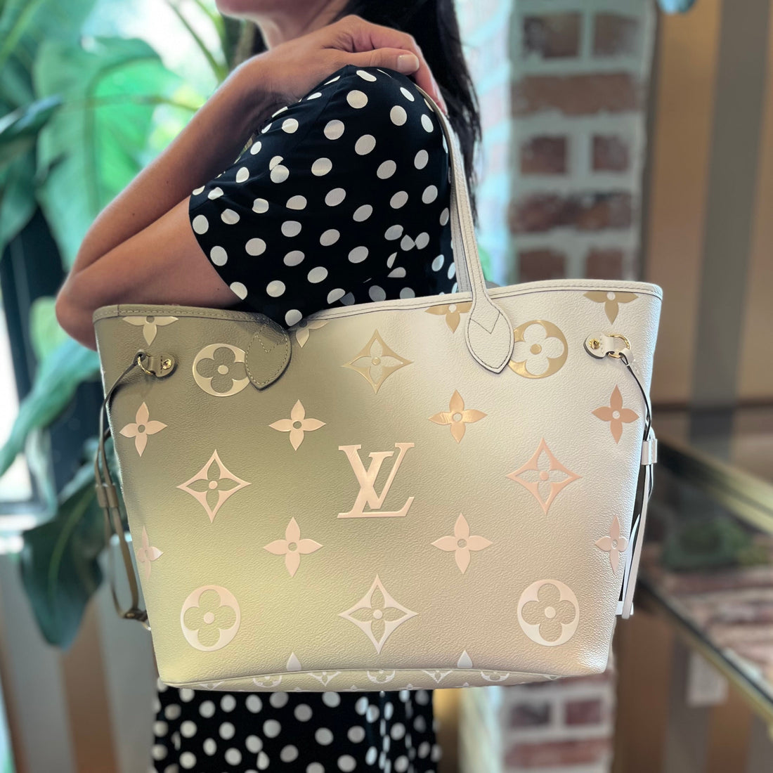 LOUIS VUITTON Neverfull MM Monogram Giant Spring In The City