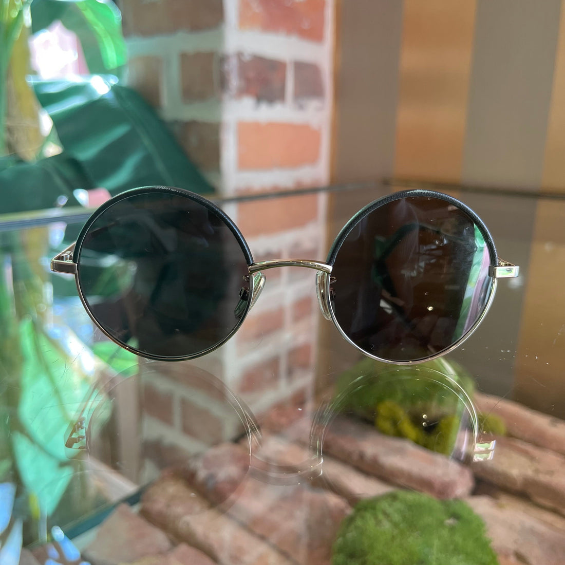 LOEWE LW40058U Gold/Green Round Sunglasses  TS3873