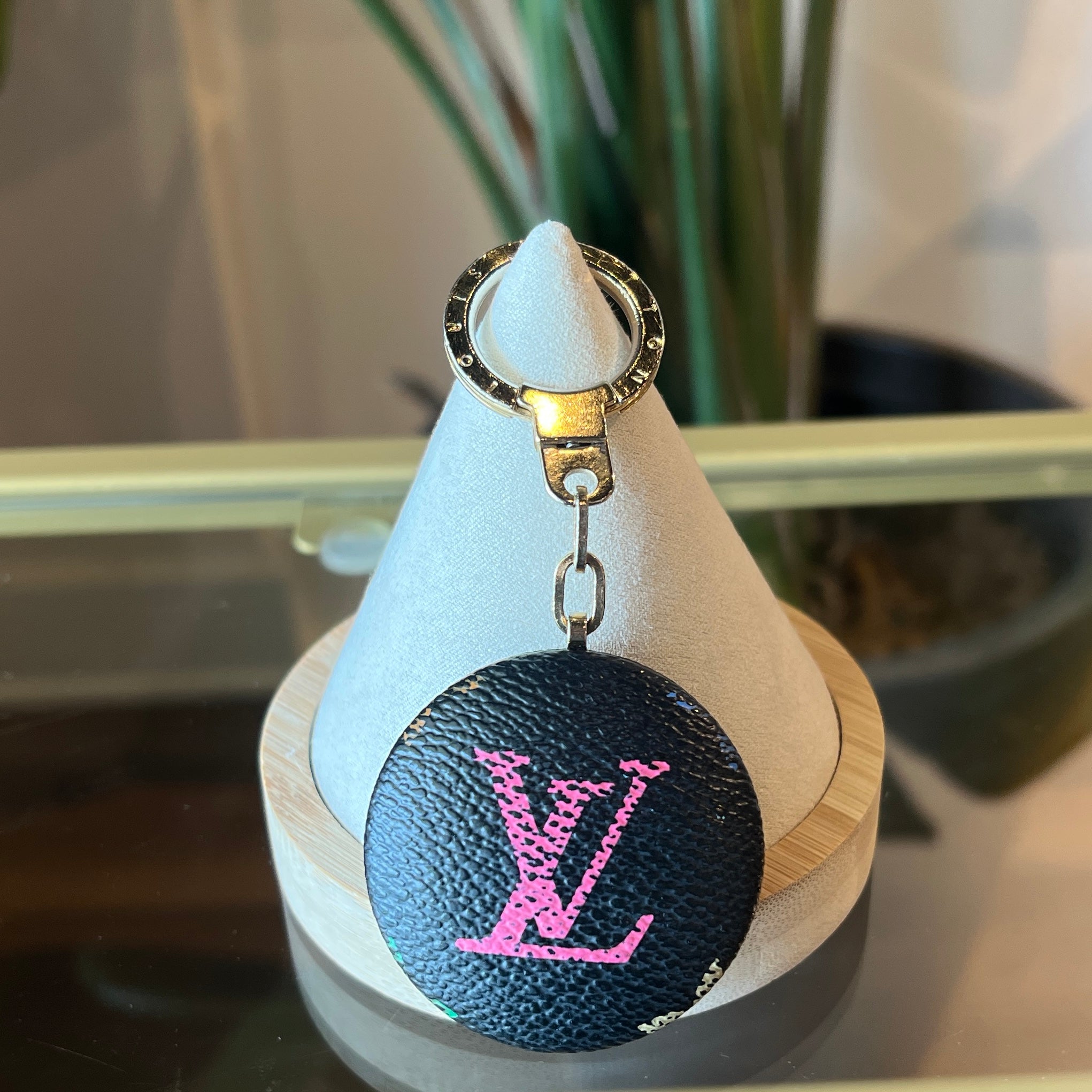 LOUIS VUITTON Monogram Multicolor Astropill Light Key Ring