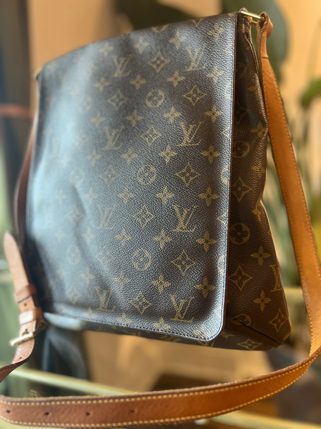 LOUIS VUITTON Monogram Musette GM