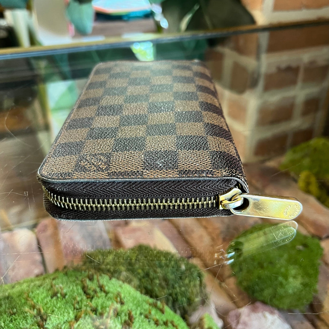 LOUIS VUITTON Zippy Damier Ebene Wallet