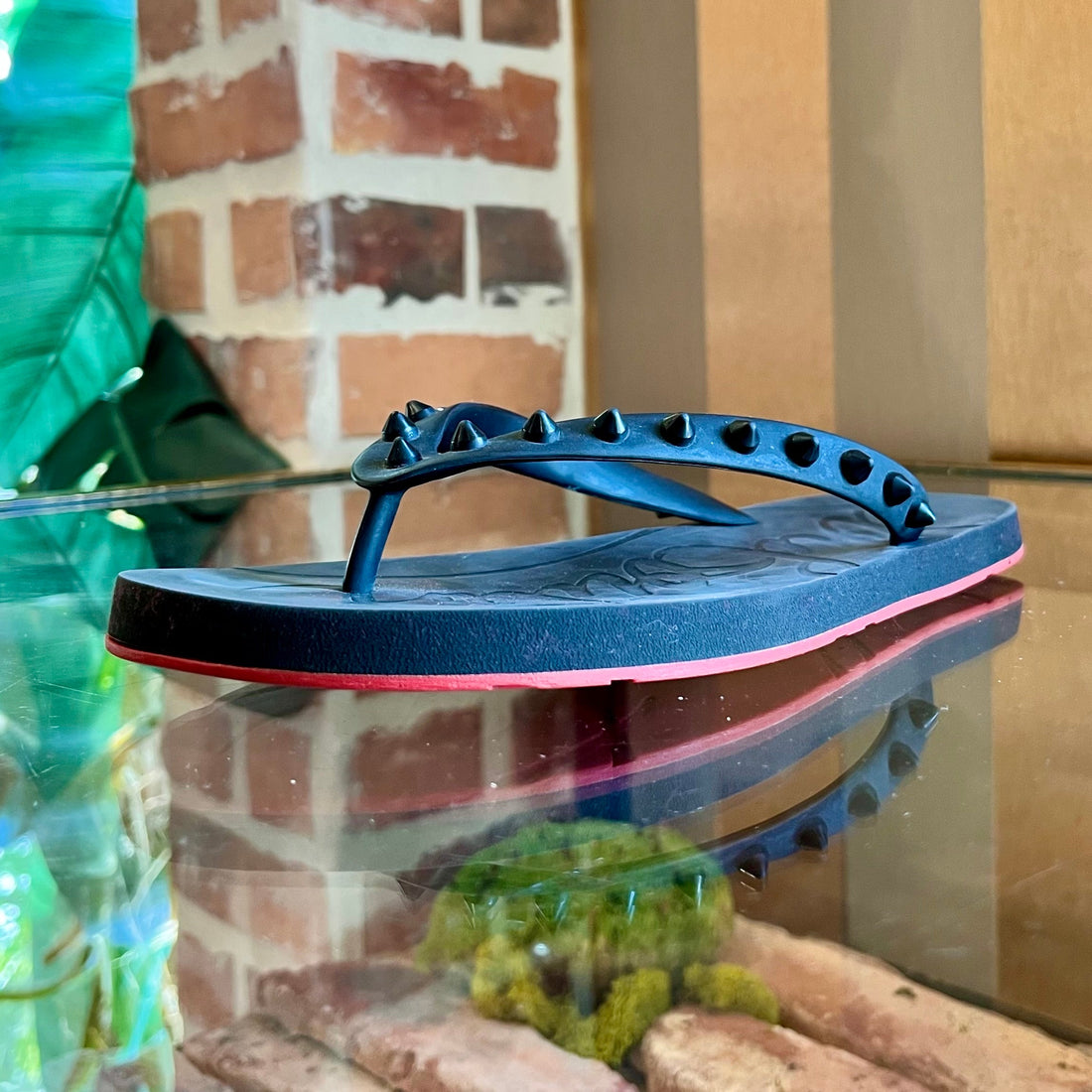 CHRISTIAN LOUBOUTIN Donna Rubber Spike Flip Flops SZ37(7US)