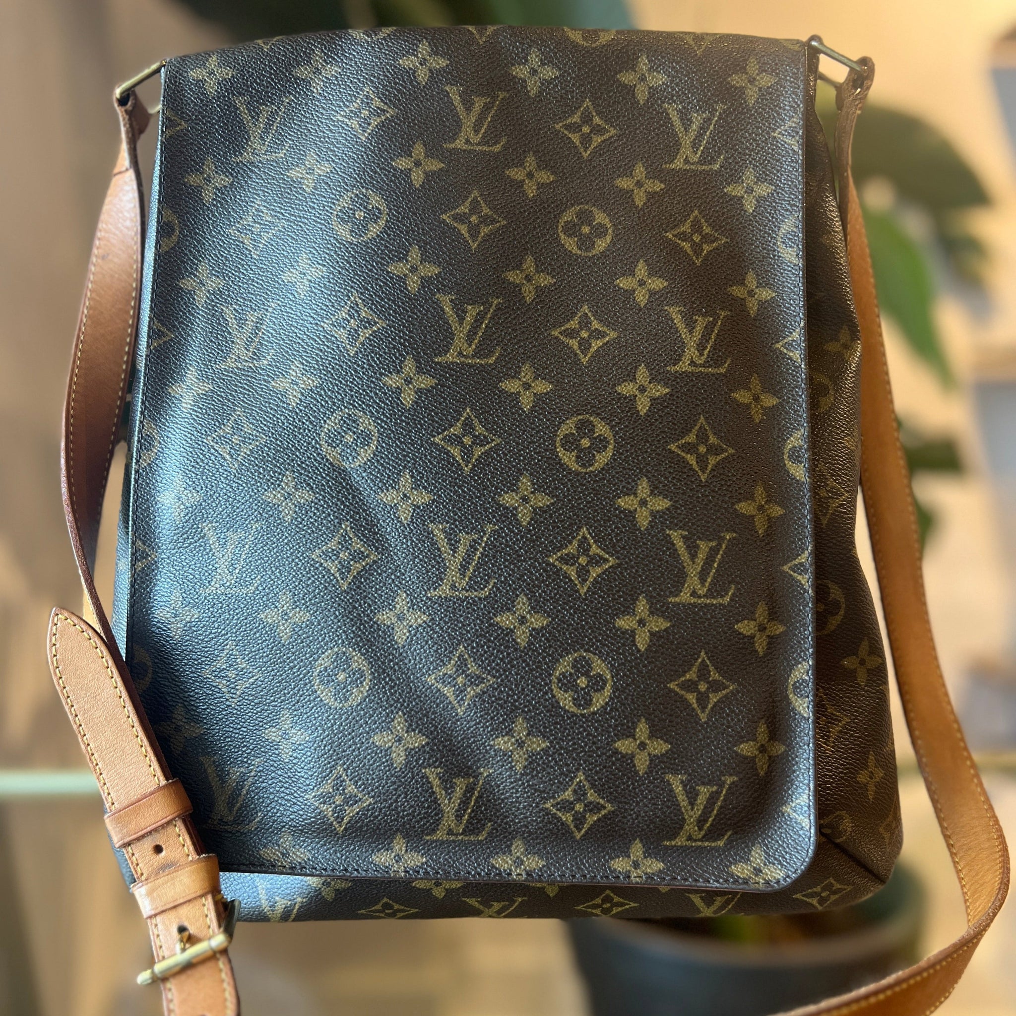 LOUIS VUITTON Monogram Musette GM