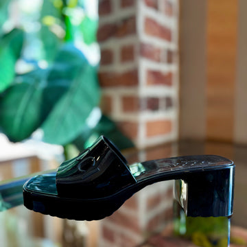 GUCCI Black Rubber Logo Platform Sandals