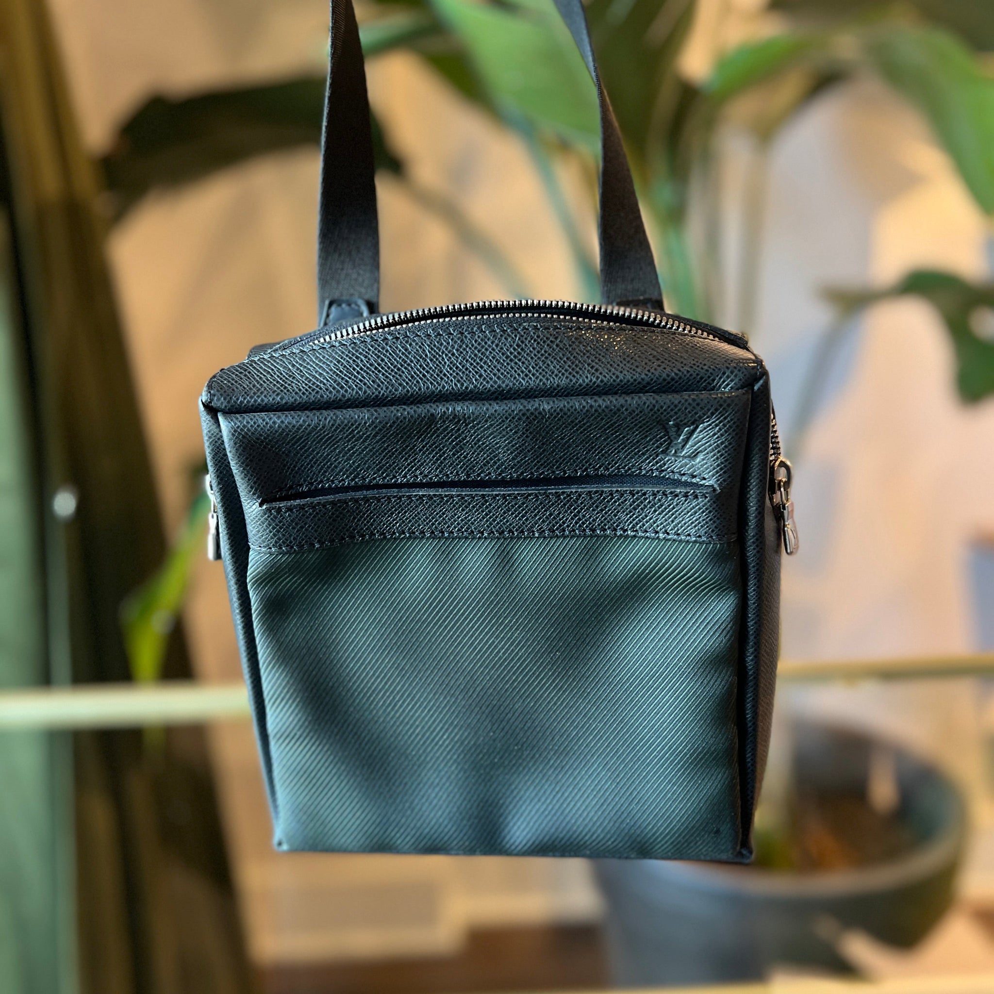 LOUIS VUITTON Taiga Canvas Sayan Messenger