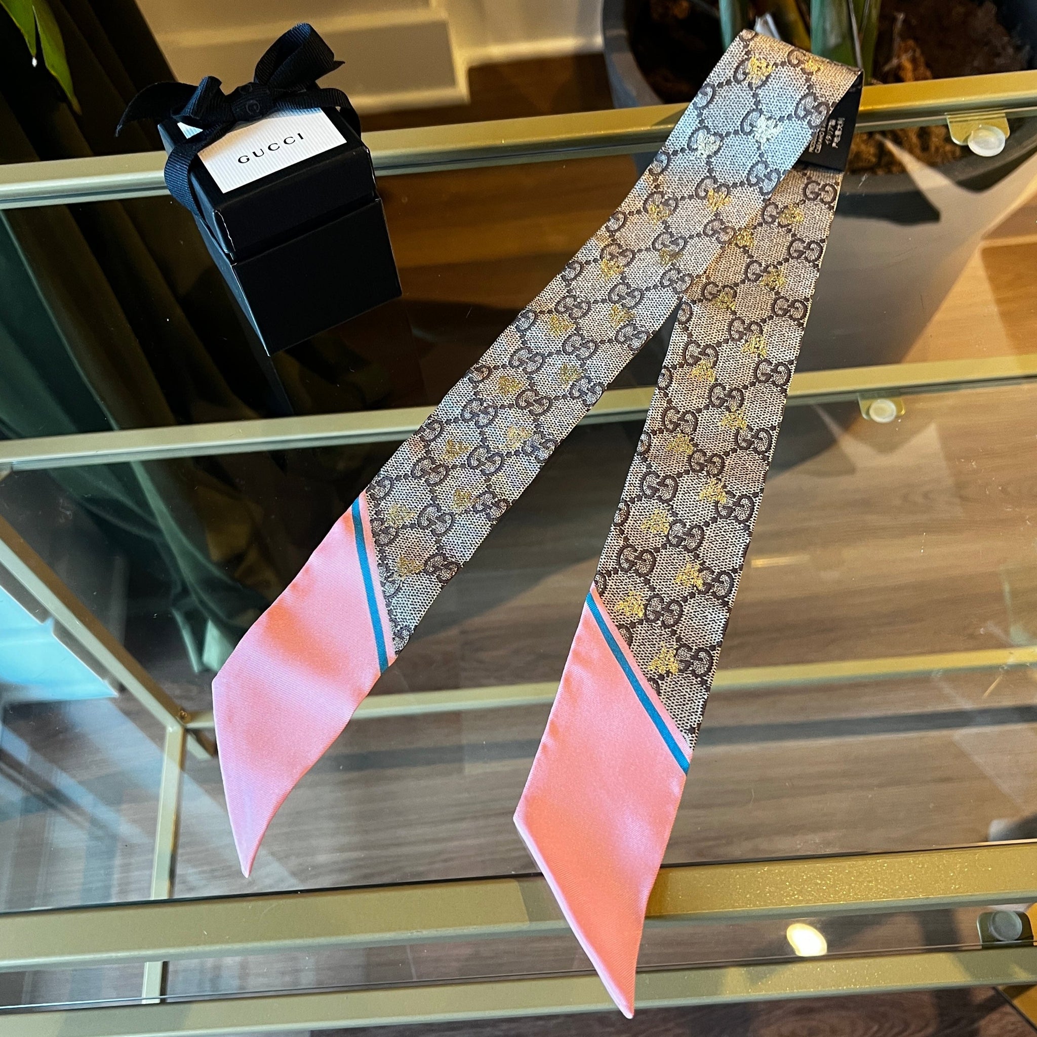 GUCCI Silk Bee GG Supreme Silk Neck Bow Scarf