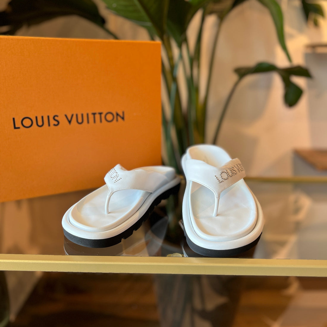 LOUIS VUITTON White Leather Studded Accents Flip Flops SZ 40