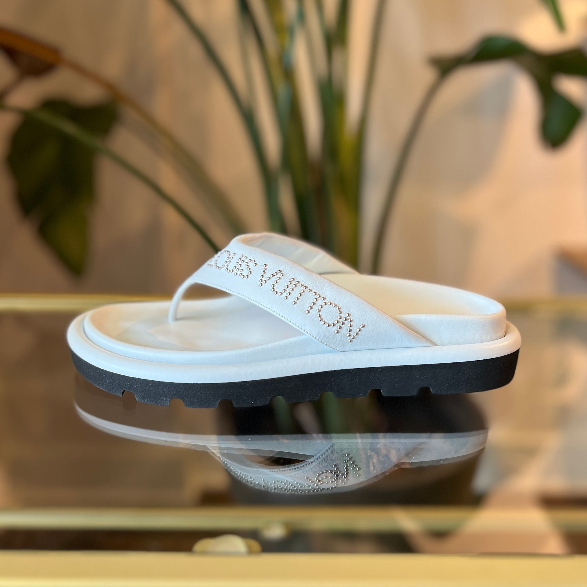 LOUIS VUITTON White Leather Studded Accents Flip Flops SZ 40