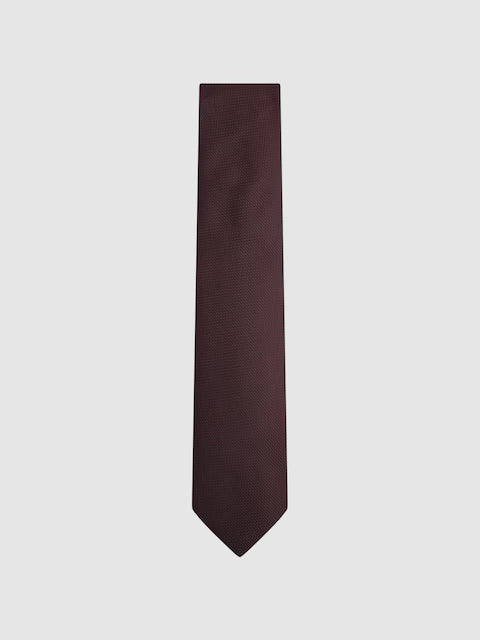 Ceremony Textured Silk Blend Tie in Burgunday